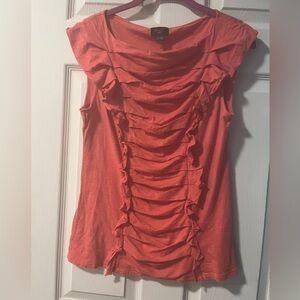 Ruffled tank top with ruching by Deletta